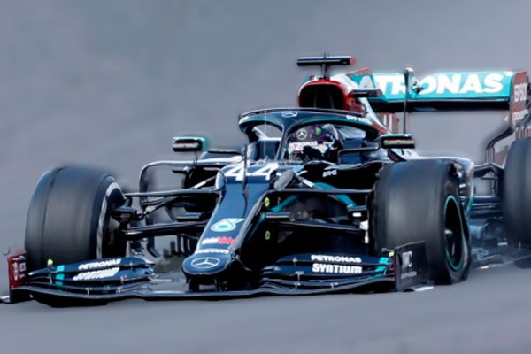 Lewis Hamilton Juara Formula 1 Meski Dengan Tiga Ban - iMSPORT