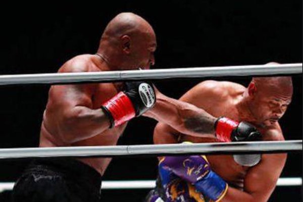 Roy Jones Jr Mengaku Masih Merasakan Efek Tinjuan Mike Tyson - iMSPORT.TV