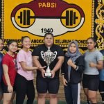 Tim Angkat Besi Putri Indonesia Raih Juara Umum Kejuaraan Asia 2022 di Bahrain - iMSPORT.TV