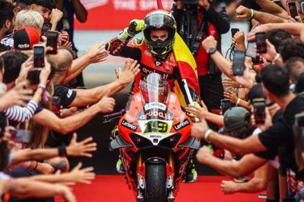 Razgatlioglu Tercepat, Alvaro Bautista Juara Dunia WSBK 2022 - iMSPORT.TV