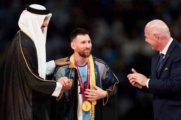 Crazy Rich Oman, Tawar Jubah Bisht Messi Seharga Rp 15,5 M! - iMSPORT.TV