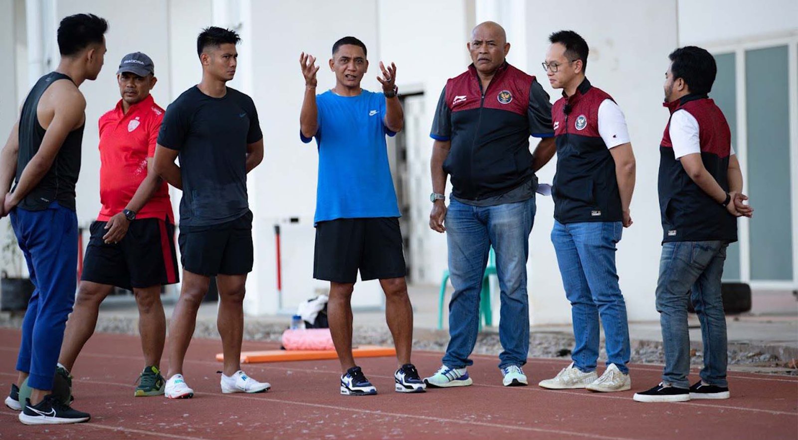 CdM Lexy saat berkunjung ke pelanas Atletik