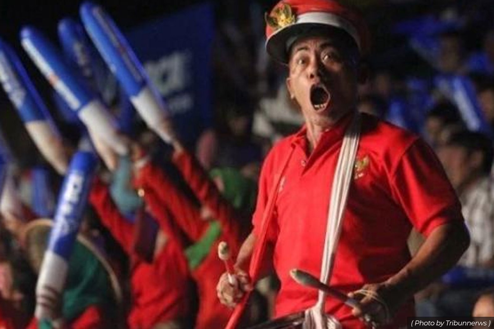 Pak Yanto, Supporter Legendaris yang Pernah Kasih Kartu Merah ke Wasit - iMSPORT.TV