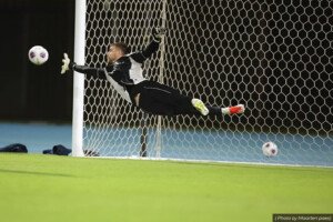 Debut Maarten Paes di Ajax, Tujuh Save Jadi Bukti