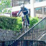 Aksi Pembalap Sepeda Urban Downhill, Lintasi Trek Bangunan Hotel dan Area Perbukitan Salatiga - iMSPORT.tV