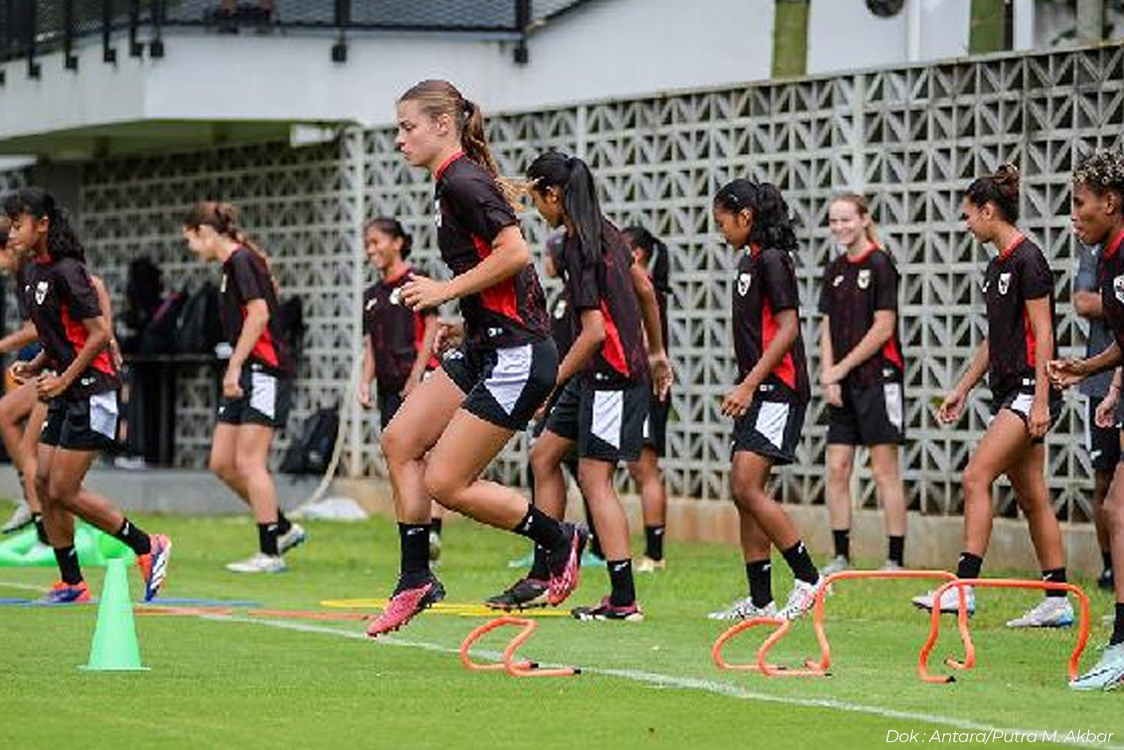 Timnas Putri Indonesia Siap Menghadapi Laga Kualifikasi Piala Asia Wanita 2026 - IMSPORT.TV
