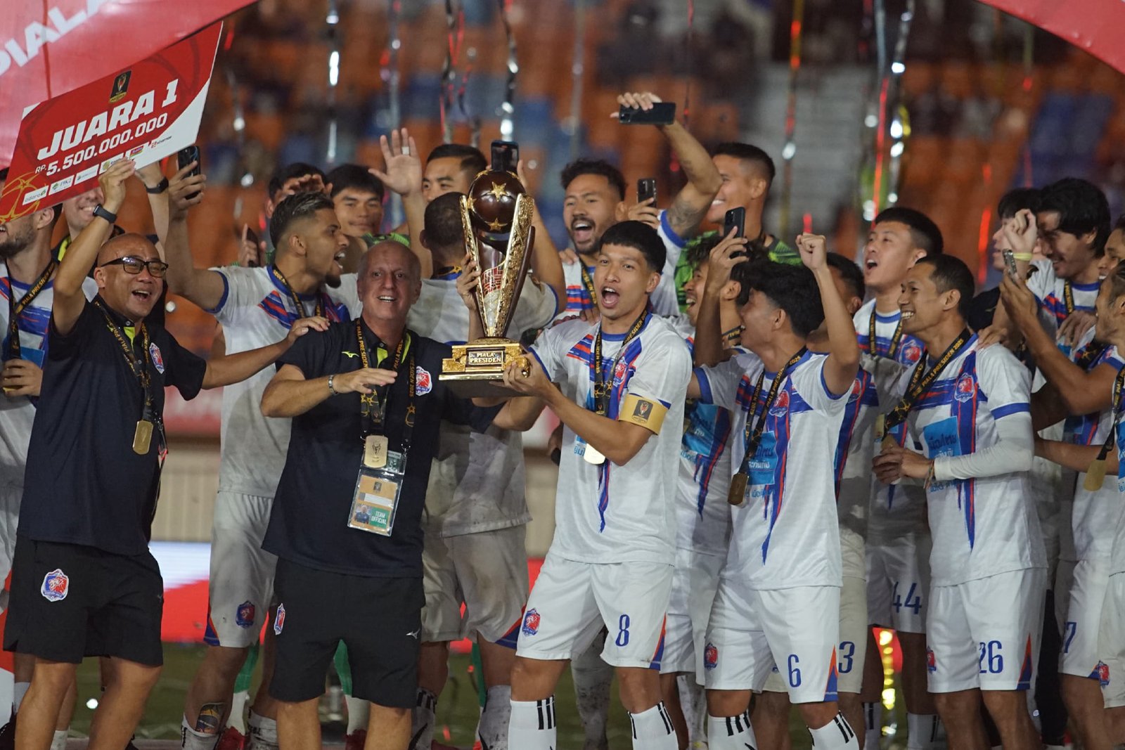 Comeback Sempurna! Port FC Juara Piala Presiden 2025 usai Kalahkan Oxford United - iMSPORT.TV