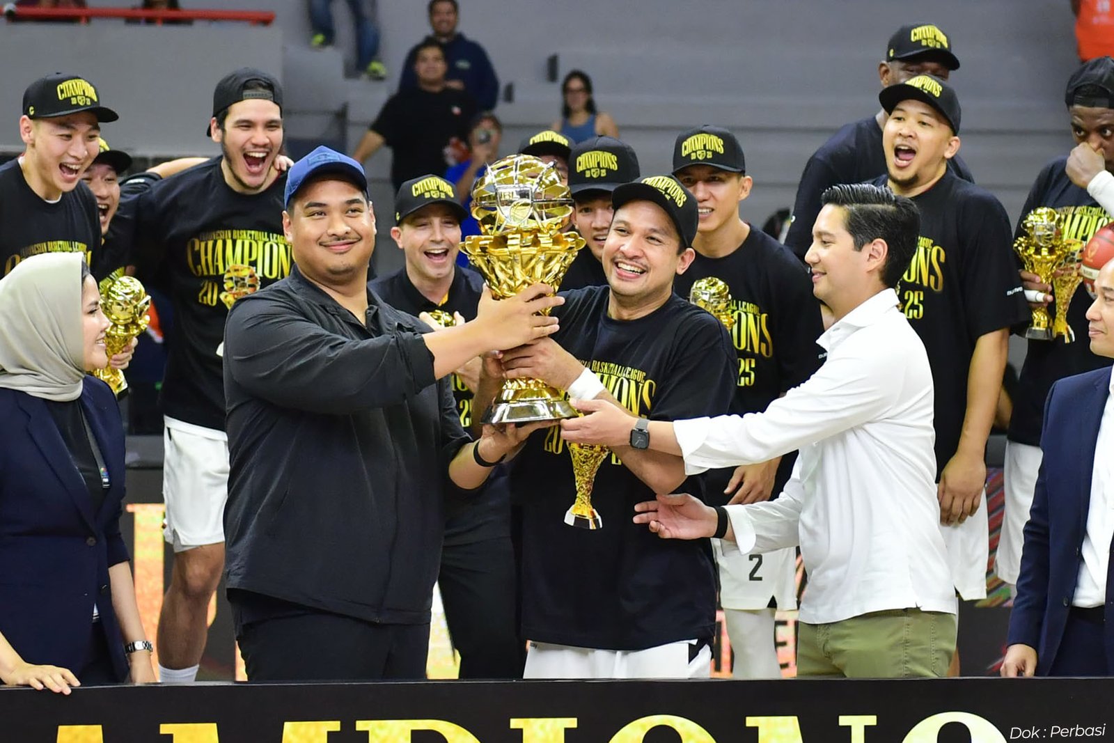 Juara IBL 2025 Dewa United Rebut Dominasi Raksasa Basket Indonesia - iMSPORT.TV