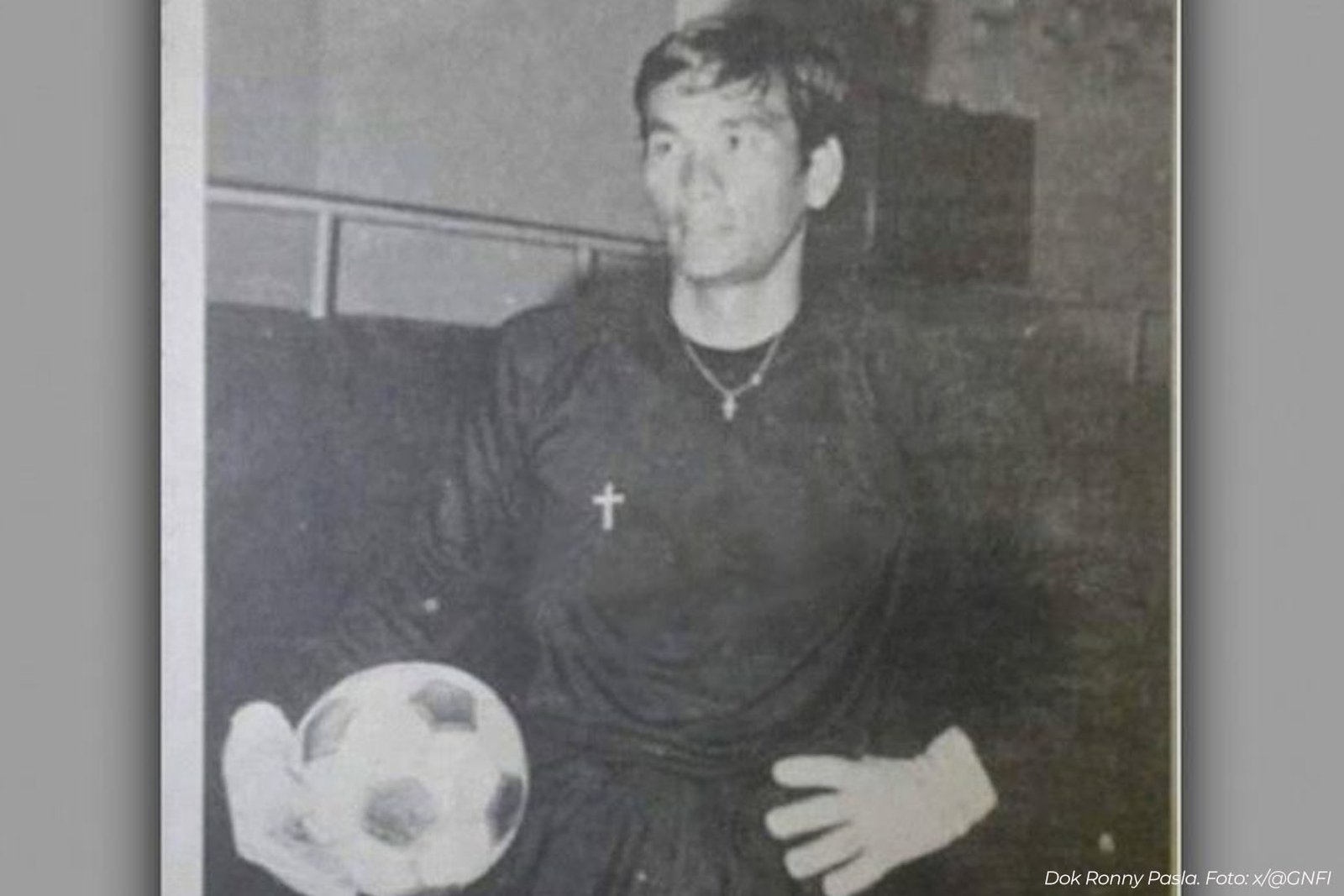 Legenda Kiper Timnas Indonesia Ronny Pasla Meninggal Dunia