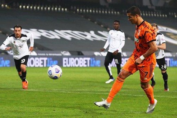 2 Gol Cristiano Ronaldo Naikan Posisi Juventus - iMSPORT