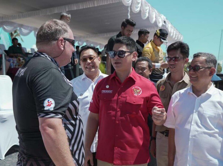 Ketua NOC Indonesia, Raja Sapta Oktohari saat mengunjungi event 9th Asian Men and Women Beach Handball Championship di Bali