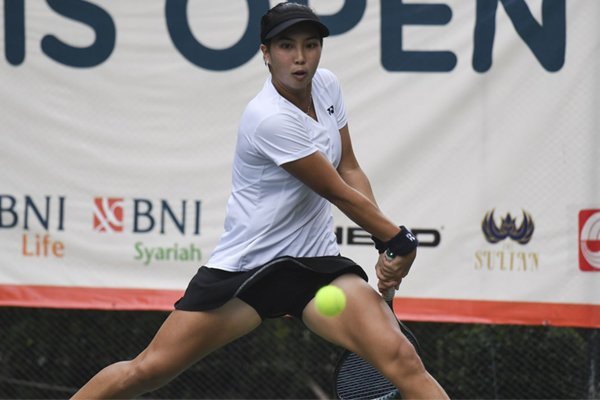 Aldila Sutjiadi Juara Turnamen Tenis Internal Putri - iMSPORT