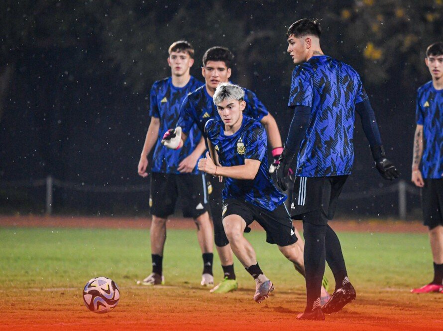 Argentina U-17 dalam Performa Terbaik Ladeni Brasil U-17 di Laga Perempat Final - iMSPORT.TV