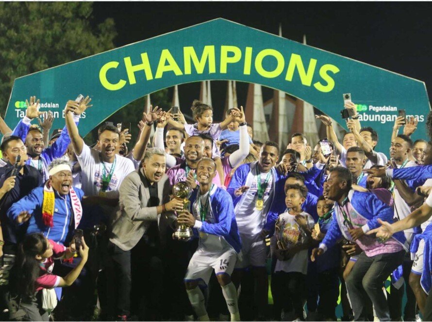 Behind Football Ajak Bola Mania Jaga Kebersihan Stadion Usai Pertandingan - iMSPORT.TV