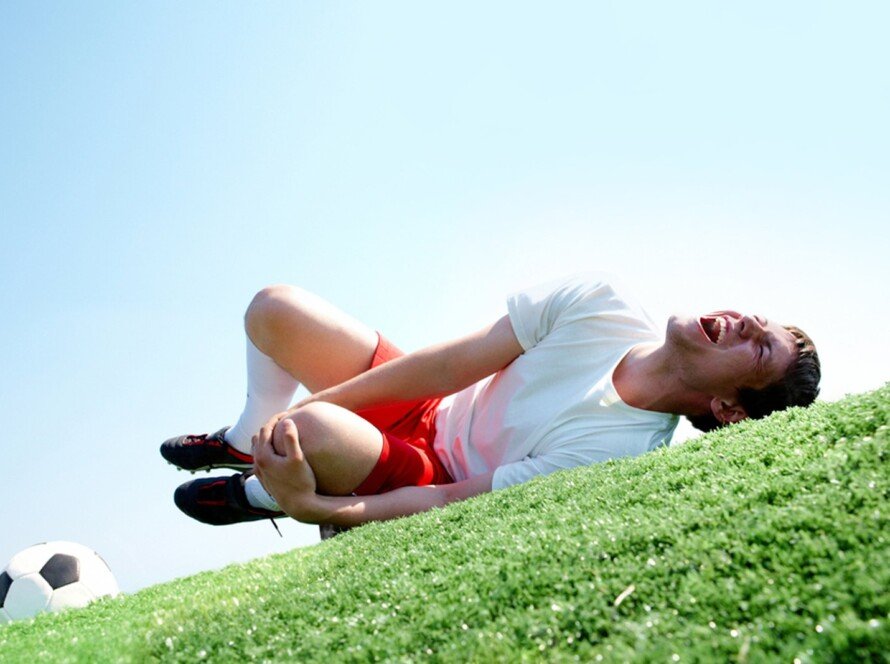 Gemar Bermain Bola! Ini Tips Ampuh Cegah Risiko Cedera - iMSPORT.TV