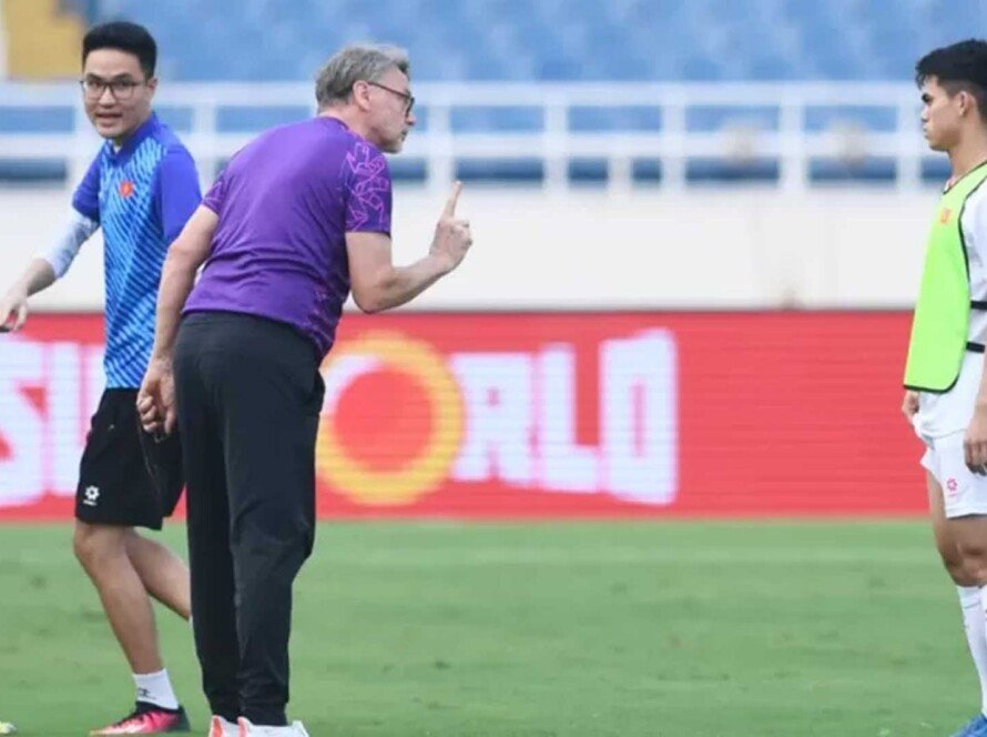 Jelang Lawan Timnas Indonesia, Suasana Tegang di Sesi Latihan Timnas Vietnam - iMSPORT.TV