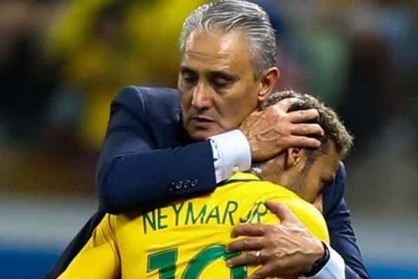 Juru Taktik Brasil Berdoa di Masjid Jelang Lawan Serbia - iMSPORT.TV