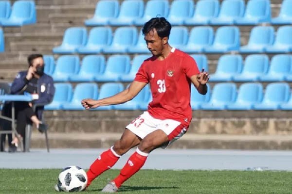 Lemparan Jauh Robi Darwis di Timnas Indonesia Jadi Perbincangan - iMSPORT.TV