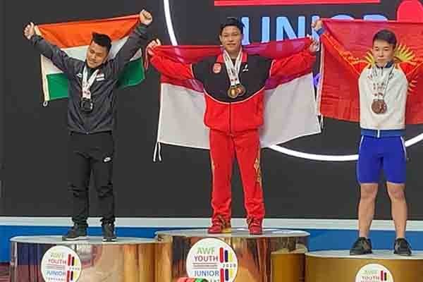 Muhammad Faathir Lifter yunior Indonesia kejuaraan Angkat Besi Junior Asia 2020