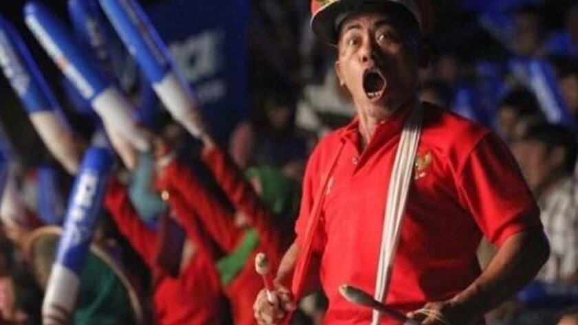 Pak Yanto, Supporter Legendaris yang Pernah Kasih Kartu Merah ke Wasit - iMSPORT.TV
