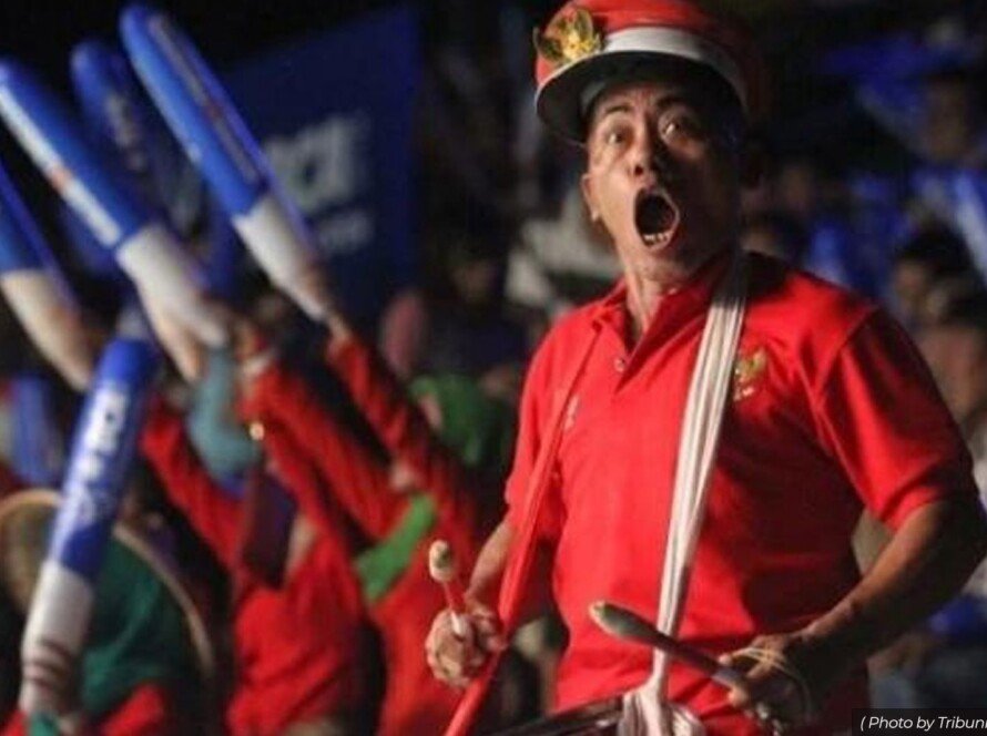 Pak Yanto, Supporter Legendaris yang Pernah Kasih Kartu Merah ke Wasit - iMSPORT.TV