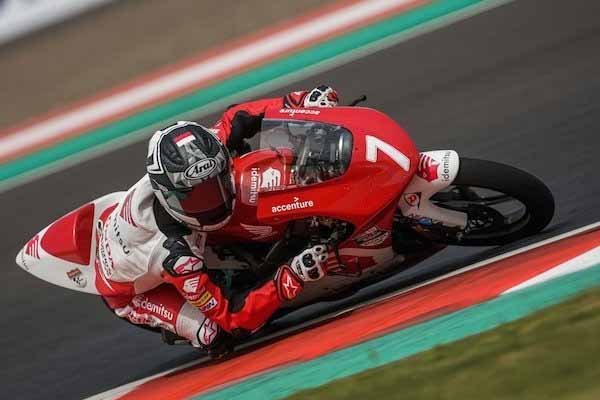 Pembalap Indonesia Veda Ega Pratama Juara 3 IATC 2022 di Sirkuit Mandalika - iMSPORT.TV