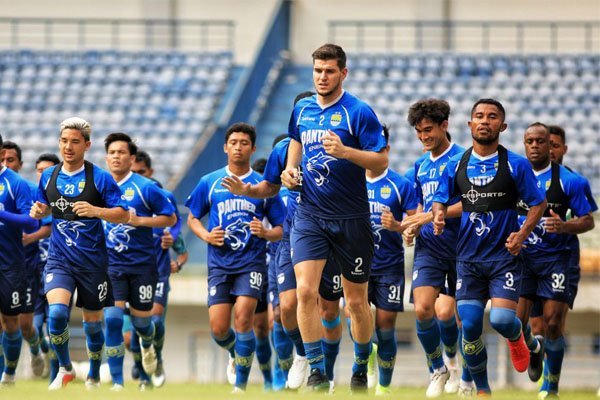 Persib Berikan Kebebasan Pemain Jalankan Program Latihan - iMSPORT.TV