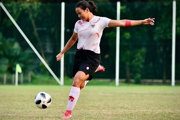 Profil Shalika Punggawa Wanita Pertama Yang Merumput di Eropa - iMSPORT.TV