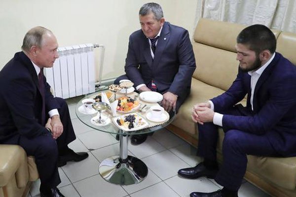 Putin Jamin Perawatan Terbaik Untuk Ayah Khabib Akibat Covid19 - iMSPORT.TV