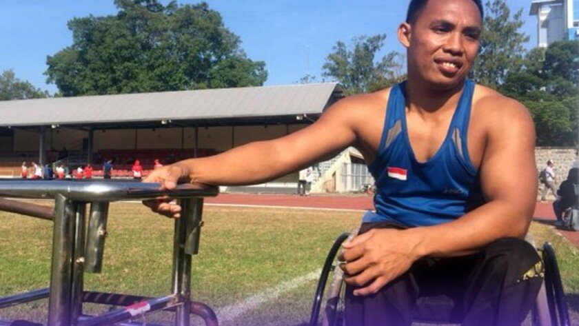 Riadi Saputra Pembawa Bendera Indonesia di Pembukaan Asian Para Games 2022 - iMSPORT.TV