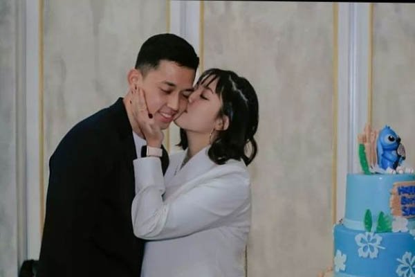 Ribka Sugiarto Unggah Foto Mesra. Bikin Iri Netizen - iMSPORT.TV