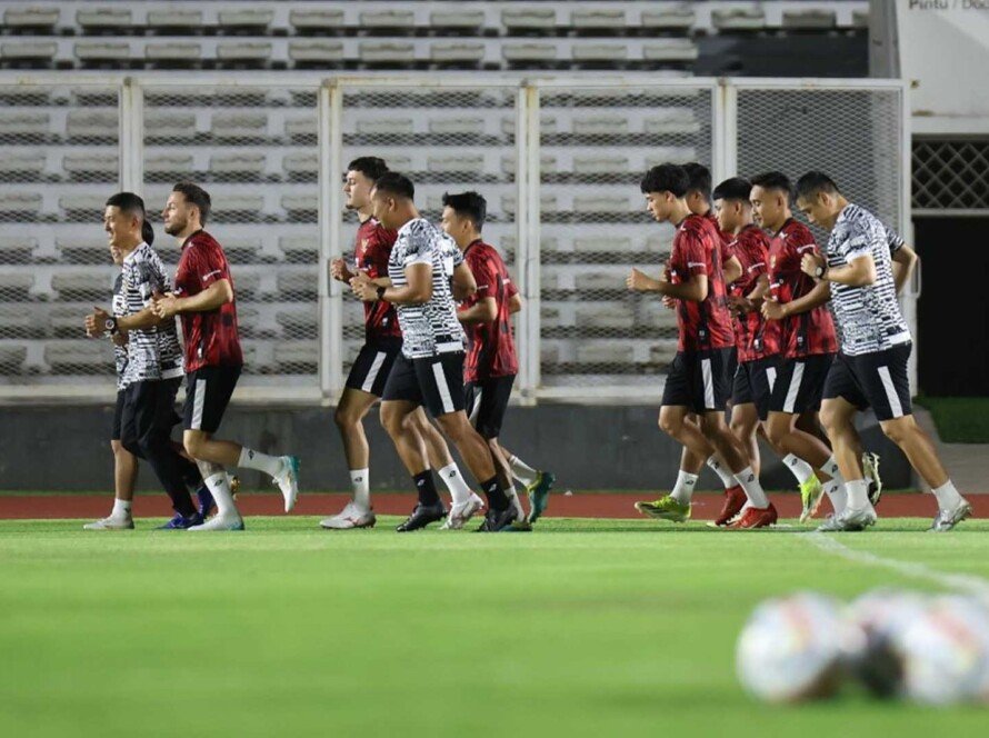 STY Minta Erspo Ganti Jersey Baru Latihan Timnas Indonesia - iMSPORT.TV