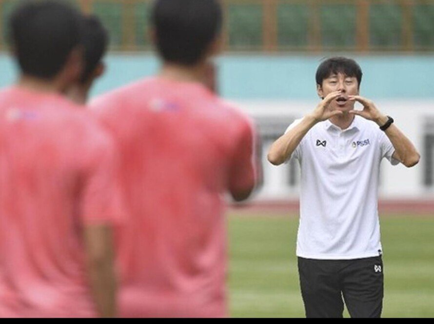 Shin Tae-yong Minta Saran Pemuka Agama Jika Pemainnya Tak Puasa - iMSPORT.TV