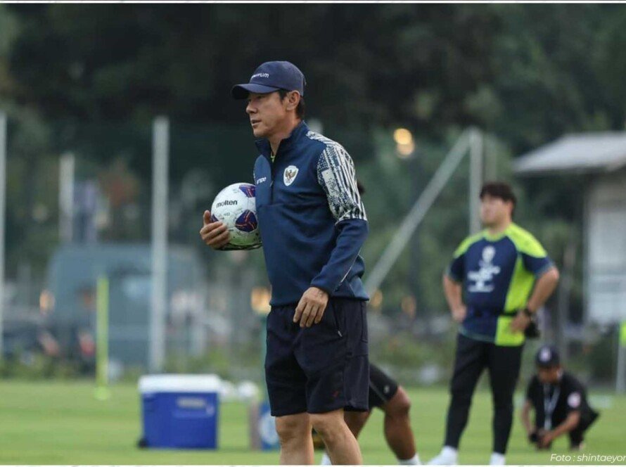 Shin Tae-yong Resmi Panggil 3 Pemain Abroad untuk Piala AFF 2024 - iMSPORT.TV