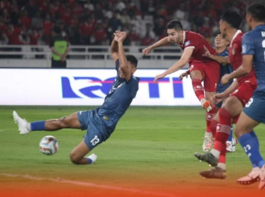 Siasat Shin Tae-yong Merubah Posisi Sandy Walsh di Kualifikasi Piala Dunia 2026 - iMSPORT.TV