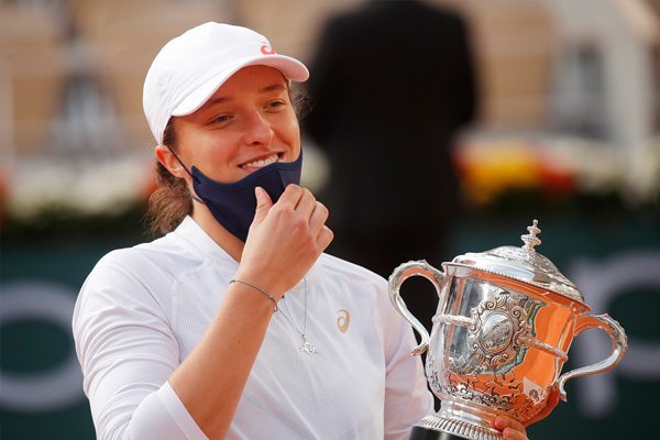 Swiatek Tunggal Putri Polandia Pertama Yang Jadi Juara di Grand Slam Roland Garros - iMSPORT