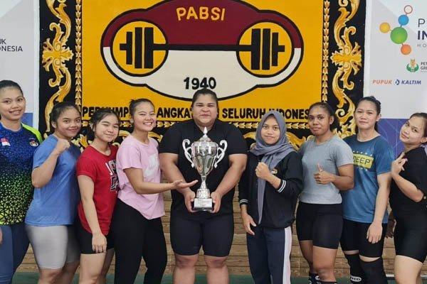 Tim Angkat Besi Putri Indonesia Raih Juara Umum Kejuaraan Asia 2022 di Bahrain - iMSPORT.TV