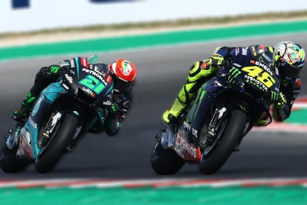 Valentino Rossi Akhirnya Tanda Tangani Kontrak dengan Petronas Yamaha - iMSPORT