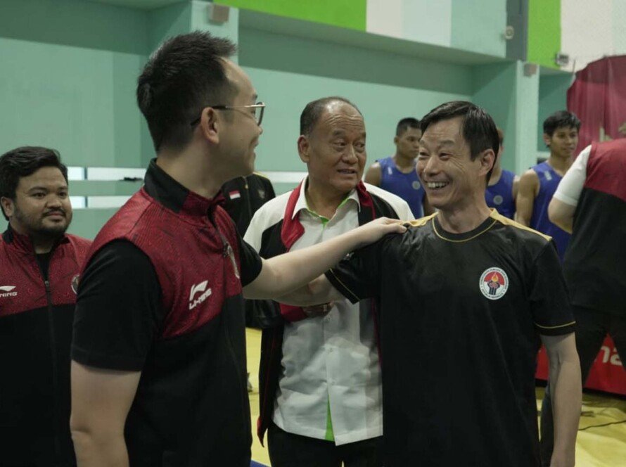 CdM SEA Games 2023, Lexyndo Hakim (kiri) saat mengunjungi pelatnas Wushu Indonesia
