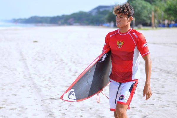 rio waida atlet selancar Indonesia - iMSPORT.TV
