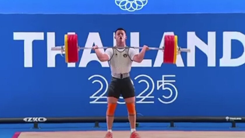 Catatkan Sejarah! Rizki Juniansyah Masuk Daftar Rekor Angkat Besi Asia 2025