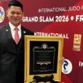 Ketua Umum NOC Indonesia Terima Black Belt dan Diamond Pin dari International Judo Federation