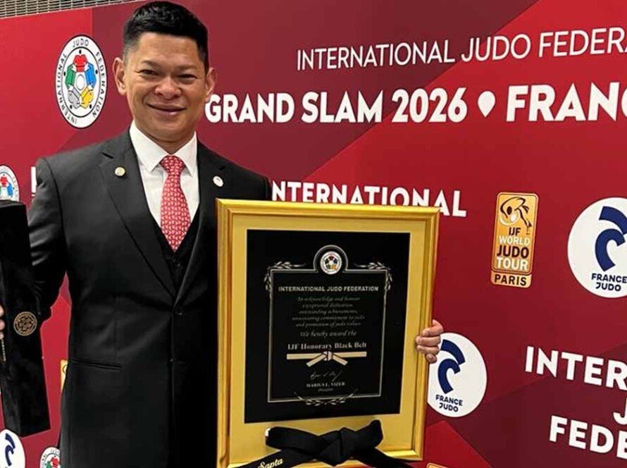 Ketua Umum NOC Indonesia Terima Black Belt dan Diamond Pin dari International Judo Federation