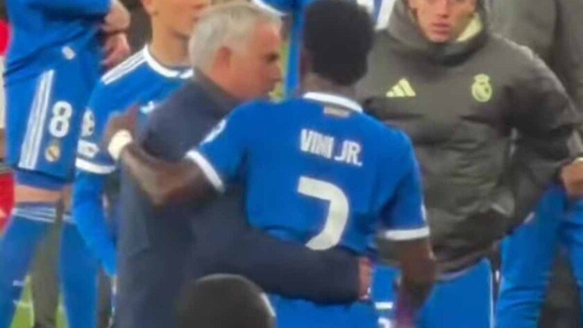 Liga Champions Jose Mourinho Bisikan Vinicius Junior usai Diledek