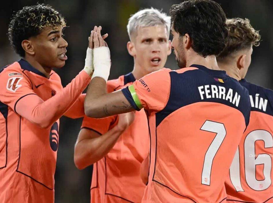 Barcelona Jaga Jarak dari Real Madrid