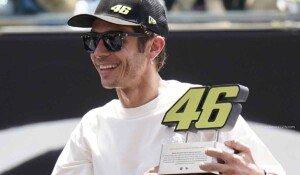 Cuma Rossi yang Bikin Nenek-nenek Betah Nonton MotoGP