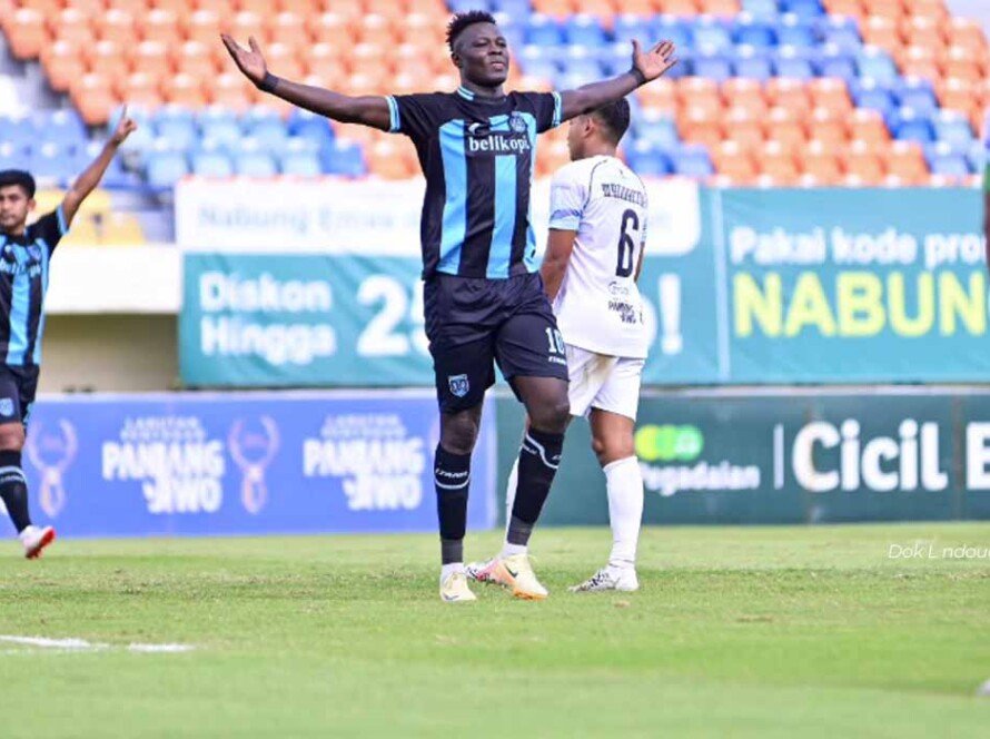 FIFA Larang Ezechiel N'Douassel Bela Timnas Indonesia
