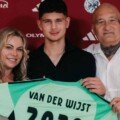 Kiper Keturunan Indonesia Gabung Ajax Amsterdam, Maarten Paes Beri Sambutan
