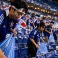 Piala Dunia 2026; Pelajaran Berharga dari Suporter Jepang, Bersihin Tribun