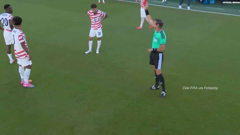 Kartu Merah Balogun Dibatalkan FIFA, Trump Disebut Ikut Campur